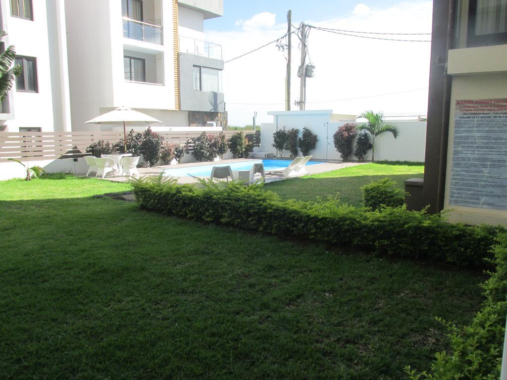 Mahina Sunset Heights Apartment Flic en Flac Exterior photo